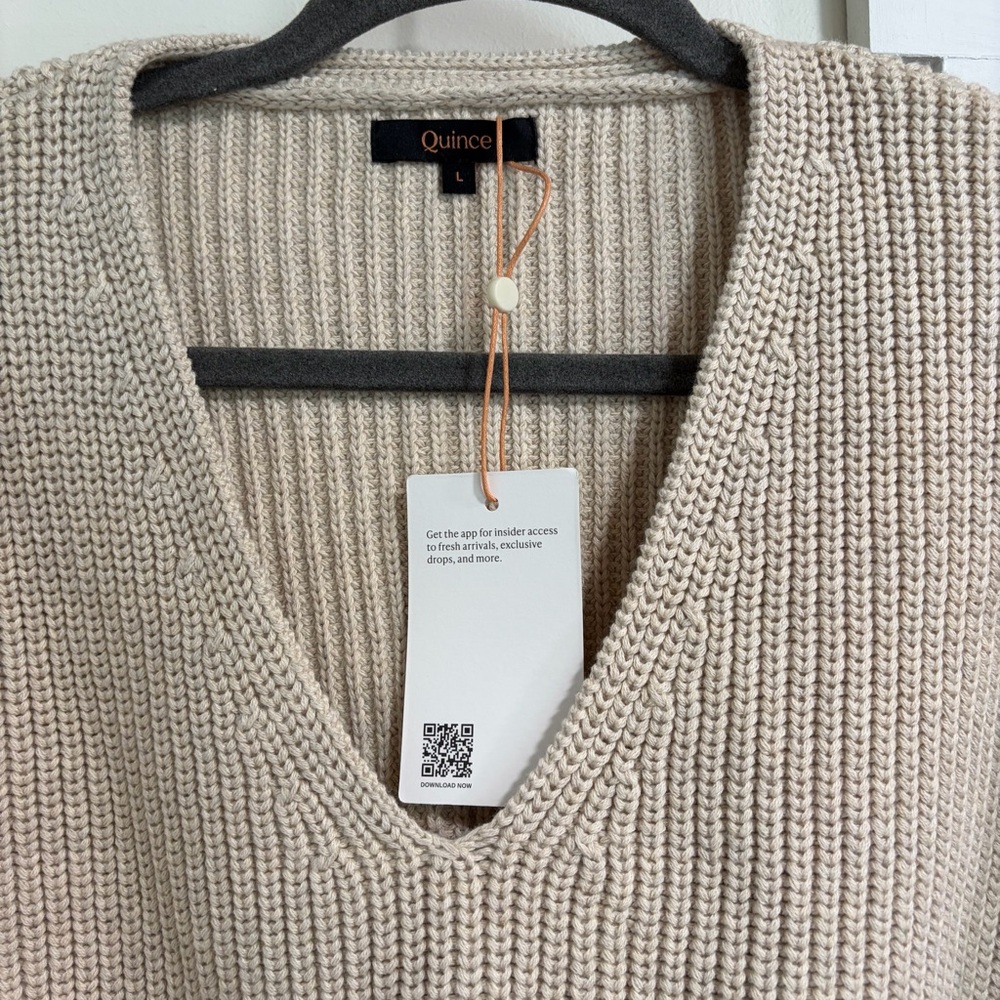 NWT Quince 100% Organic Coton Fisherman V-Neck Sweater in Speckled Beige - Picture 7 of 10